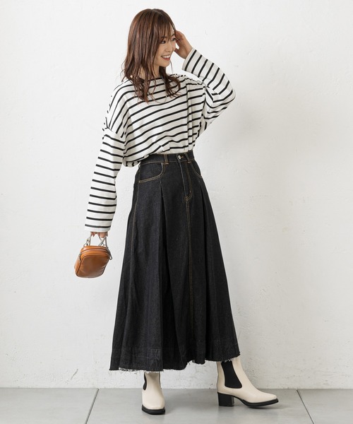 prose verse(プロズヴェール)の「インバーテッドプリーツデニムフレアスカート(デニムスカート・レディース・ブラック/ブルー・MEDIUM)」の15枚目の写真