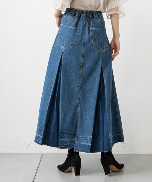 prose verse(プロズヴェール)の「インバーテッドプリーツデニムフレアスカート(デニムスカート・レディース・ブラック/ブルー・MEDIUM)」の12枚目の写真