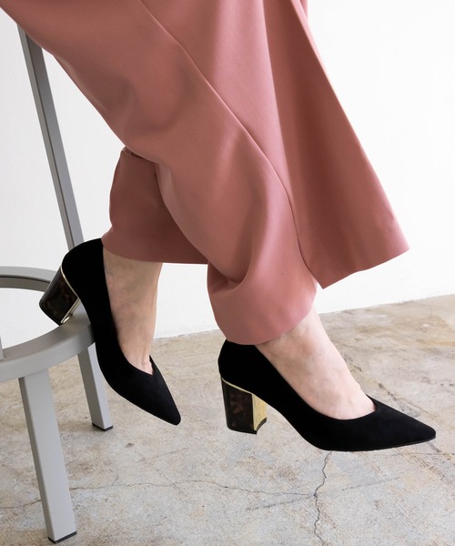 RANDA（ランダ）の「ストレスフリー/デザインヒールポインテッドトゥパンプス（パンプス・レディース・ブラック/アイボリー/ダークベージュ・23/22.5/23.5/24/24.5/25/25.5/22）」の3枚目の写真