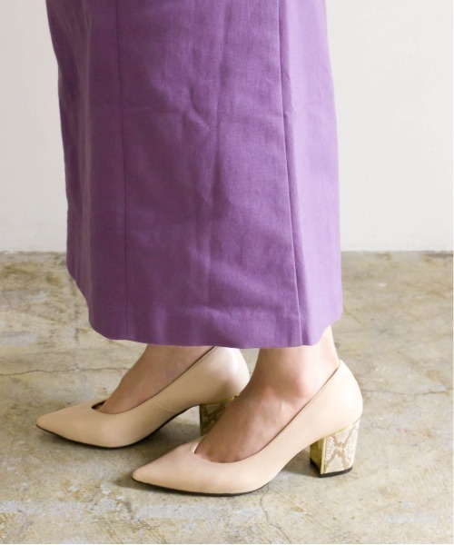 RANDA（ランダ）の「ストレスフリー/デザインヒールポインテッドトゥパンプス（パンプス・レディース・ブラック/アイボリー/ダークベージュ・23/22.5/23.5/24/24.5/25/25.5/22）」の5枚目の写真