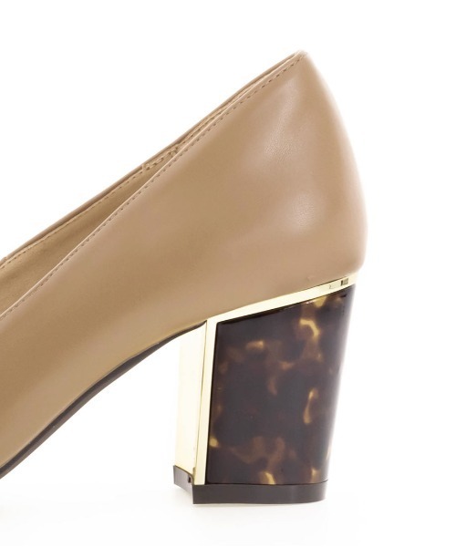 RANDA（ランダ）の「ストレスフリー/デザインヒールポインテッドトゥパンプス（パンプス・レディース・ブラック/アイボリー/ダークベージュ・23/22.5/23.5/24/24.5/25/25.5/22）」の19枚目の写真