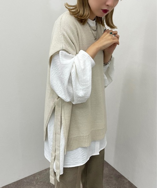 apres jour mignon（アプレジュールミニョン）の「サイドリボンニットベスト【ZOZOTOWN限定アイテム】（ベスト・レディース・ブラック/ライトベージュ/アイボリー・X-LARGE/フリー）」の5枚目の写真