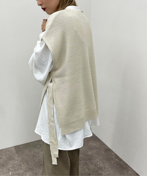 apres jour mignon（アプレジュールミニョン）の「サイドリボンニットベスト【ZOZOTOWN限定アイテム】（ベスト・レディース・ブラック/ライトベージュ/アイボリー・X-LARGE/フリー）」の7枚目の写真