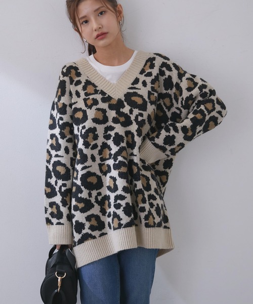 vis-`a-vis（ビサビ）の「【WEB限定】ゆったりシルエット。レオパードジャガードVネックプルオーバー（ニット/セーター・レディース・ベージュ/グレー・FREE）」の20枚目の写真