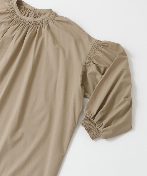 URBAN RESEARCH DOORS（アーバンリサーチドアーズ）の「シャーリングギャザーチュニックワンピース（ワンピース・レディース・モカ/ブラック・ONE）」の15枚目の写真