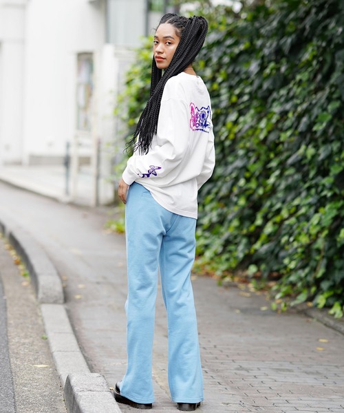 X-girl(エックスガール)の「FLOWERS LOGO L/S TEE(Tシャツ/カットソー・レディース・ベージュ/ホワイト/チャコール・S/XL/M/L)」の22枚目の写真