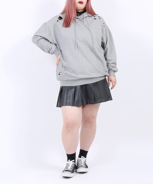 PUNYUS（プニュズ）の「合皮プリーツミニスカート（スカート・レディース・オフホワイト/ブラック/ダークオレンジ・3/1/4/2）」の15枚目の写真