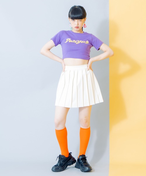 PUNYUS（プニュズ）の「合皮プリーツミニスカート（スカート・レディース・オフホワイト/ブラック/ダークオレンジ・3/1/4/2）」の22枚目の写真