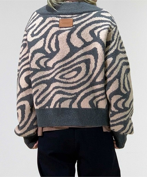 MAISON SCOTCH(メゾンスコッチ)の「Vネックデザインニット【163837】(ニット/セーター・レディース・ブラック系その他・X-SMALL/SMALL)」の4枚目の写真