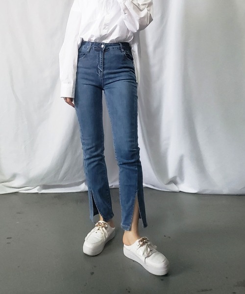 me+em select(ミームセレクト)の「裾スリットストレッチスキニーデニムパンツ《NEWカラー追加! 》(デニムパンツ・レディース・ブラック/ブルー/ブラウン/ホワイト・MEDIUM/LARGE/X-LARGE/SMALL)」の6枚目の写真