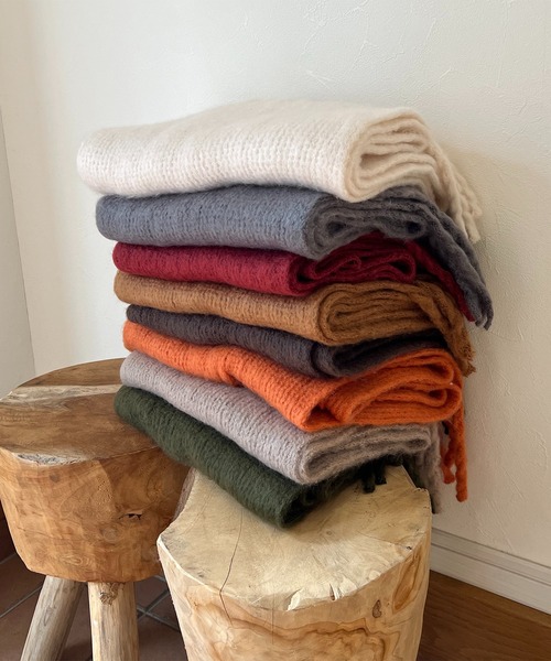 MAISON BREEZE(メゾンブリーズ)の「【MAISON BREEZE】ソフトタッチリブマフラー SCCH44(マフラー・レディース・ホワイト/ダークブラウン/ベージュ/グレー/カーキ/オレンジ/キャメル/レッド・FREE)」の1枚目の写真