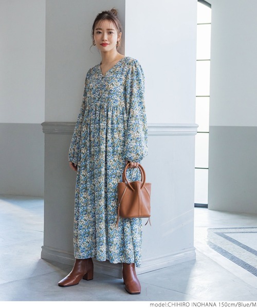 coca（coca）（コカ）の「ブルーフラワーワンピース（ワンピース・レディース・ブルー・M/L）」の2枚目の写真