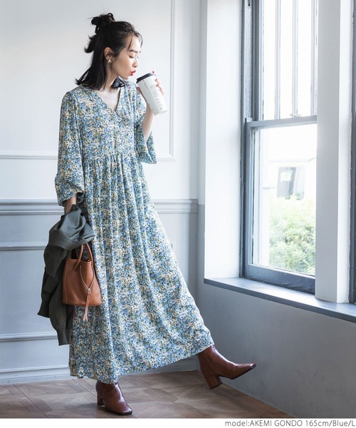 coca（coca）（コカ）の「ブルーフラワーワンピース（ワンピース・レディース・ブルー・M/L）」の12枚目の写真