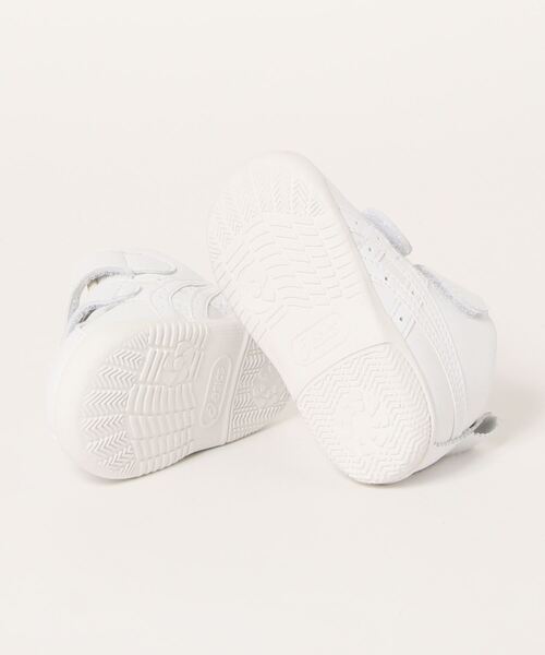 SUKUSUKU（スクスク）の「ASICS KIDS（アシックス キッズ）アミュレ ファーストシューズ SL（スニーカー・キッズ・ホワイト・12.5cm/13.5cm/11.5cm/13.0cm/12.0cm）」の2枚目の写真