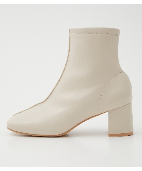 AZUL by moussy（アズールバイマウジー）の「CENTER SEAM SQUARE BOOTS/センターシームスクエアブーツ（ブーツ・レディース・アイボリー/イエロー/ブラック・LARGE/MEDIUM/SMALL）」の6枚目の写真