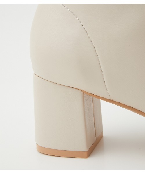 AZUL by moussy（アズールバイマウジー）の「CENTER SEAM SQUARE BOOTS/センターシームスクエアブーツ（ブーツ・レディース・アイボリー/イエロー/ブラック・LARGE/MEDIUM/SMALL）」の9枚目の写真