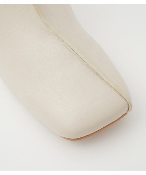 AZUL by moussy（アズールバイマウジー）の「CENTER SEAM SQUARE BOOTS/センターシームスクエアブーツ（ブーツ・レディース・アイボリー/イエロー/ブラック・LARGE/MEDIUM/SMALL）」の10枚目の写真