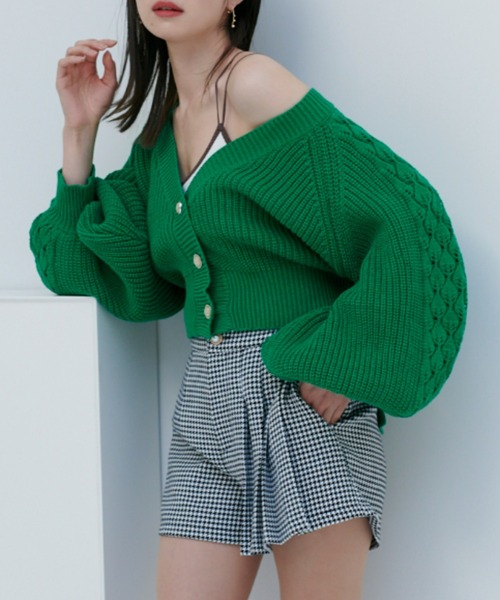 VIOLETTA(ヴィオレッタ)の「バルーンスリーブショートニットカーディガン(ニット/セーター・レディース・グレイッシュベージュ/ブラック/グリーン・FREE)」の16枚目の写真