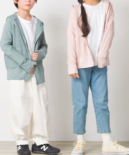 OMNES（オムネス）の「キッズ スラブコットンジップパーカー（パーカー・キッズ・ネイビー/ピンク/アイボリー/ブルーグレー/キャメル・100/110/120/130/140）」の6枚目の写真