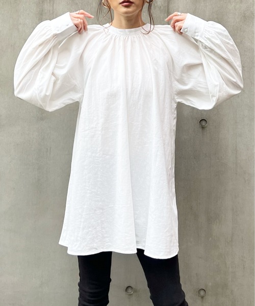 y/m by Yukie(イムバイユキエ)の「スタンドカラーギャザーチュニック(シャツ/ブラウス・レディース・ブラック/オフホワイト/カーキ・FREE)」の4枚目の写真