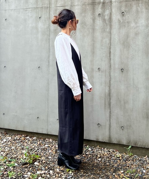 y/m by Yukie(イムバイユキエ)の「スタンドカラーギャザーチュニック(シャツ/ブラウス・レディース・ブラック/オフホワイト/カーキ・FREE)」の11枚目の写真