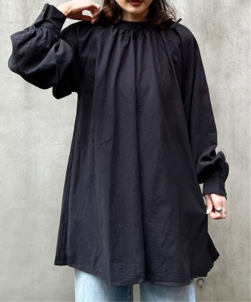 y/m by Yukie(イムバイユキエ)の「スタンドカラーギャザーチュニック(シャツ/ブラウス・レディース・ブラック/オフホワイト/カーキ・FREE)」の17枚目の写真
