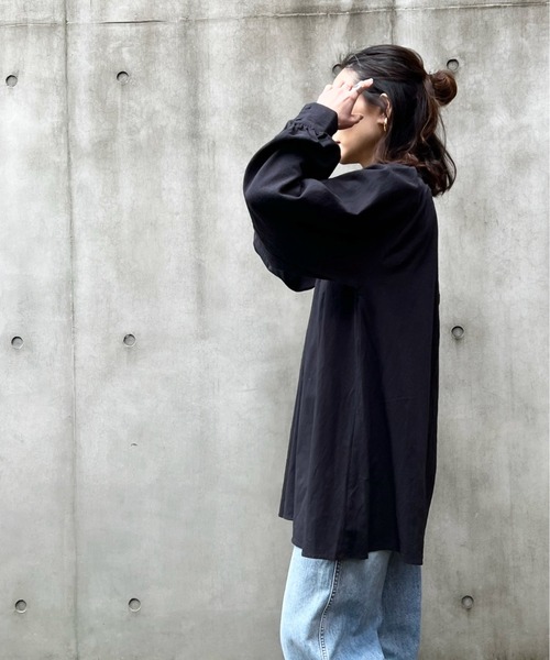y/m by Yukie(イムバイユキエ)の「スタンドカラーギャザーチュニック(シャツ/ブラウス・レディース・ブラック/オフホワイト/カーキ・FREE)」の20枚目の写真