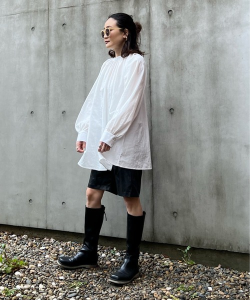 y/m by Yukie(イムバイユキエ)の「スタンドカラーギャザーチュニック(シャツ/ブラウス・レディース・ブラック/オフホワイト/カーキ・FREE)」の14枚目の写真