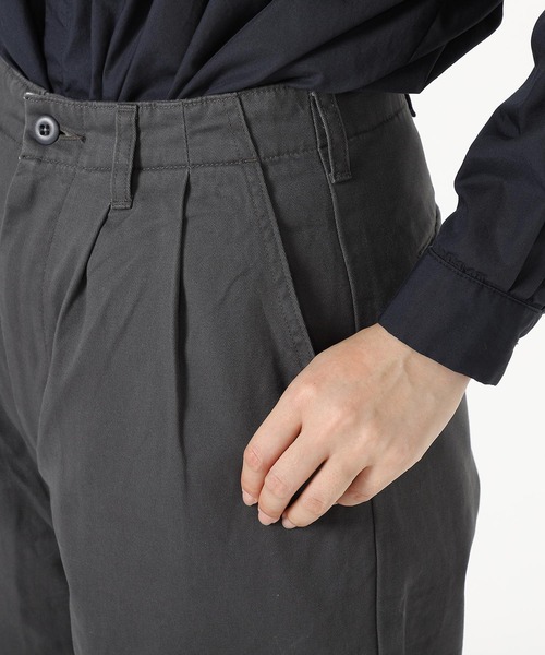 SETTO（セット）の「RARE CHINO：ワイドタックパンツ（チノパンツ・レディース・ダークグレー/ベージュ・S/XS/M/L）」の4枚目の写真