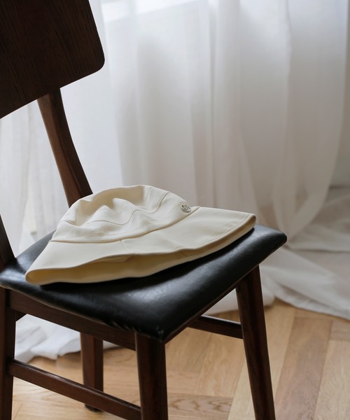 Lamoa(ラモア)の「Lamoa/ワンポイント シンプル バケットハット(ハット・レディース・ホワイト/ブラック/ブラウン・FREE)」の7枚目の写真