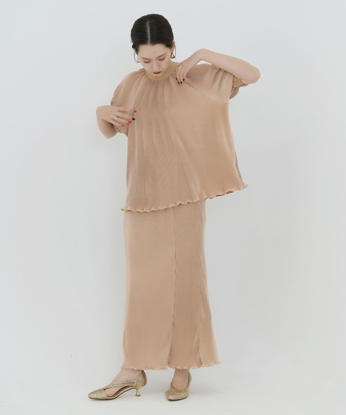 TINA:JOJUN(ティーナジョジュン)の「プリーツ ボリュームブラウス TINA:JOJUN(シャツ/ブラウス・レディース・ピンクベージュ/ブルーグレー・M)」の11枚目の写真