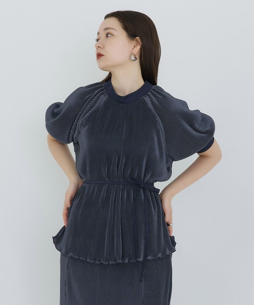 TINA:JOJUN(ティーナジョジュン)の「プリーツ ボリュームブラウス TINA:JOJUN(シャツ/ブラウス・レディース・ピンクベージュ/ブルーグレー・M)」の12枚目の写真