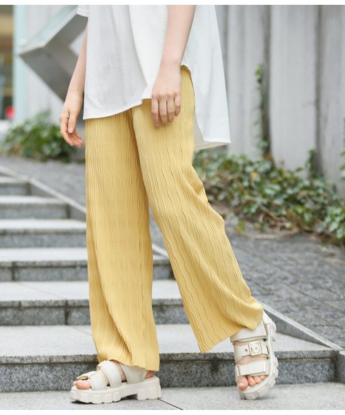 CHILLE(チル)の「ウェーブプリーツゆったりパンツ(その他パンツ・レディース・イエロー/パープル/ブルー・FREE)」の3枚目の写真
