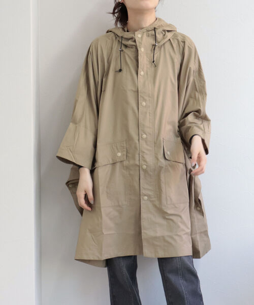 Traditional Weatherwear（トラディショナルウェザーウェア）の「【TRADITIONAL WEATHERWEAR/トラディショナル ウェザーウェア】RENFREW パッカブルレインコート（レインコート/ポンチョ・レディース・ブラック/ベージュ/レッド/サックスブルー・MEDIUM）」の2枚目の写真