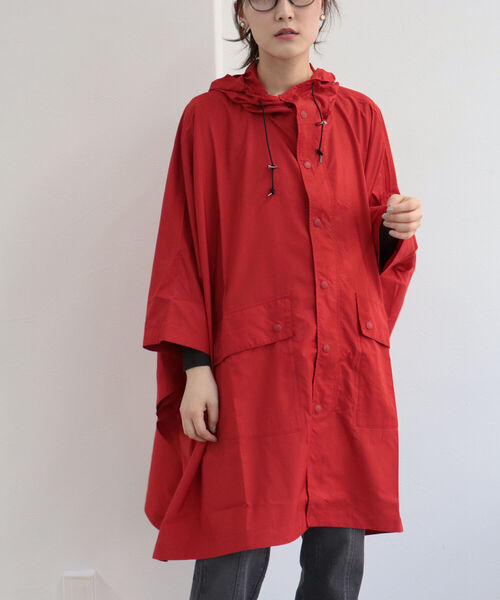 Traditional Weatherwear（トラディショナルウェザーウェア）の「【TRADITIONAL WEATHERWEAR/トラディショナル ウェザーウェア】RENFREW パッカブルレインコート（レインコート/ポンチョ・レディース・ブラック/ベージュ/レッド/サックスブルー・MEDIUM）」の9枚目の写真