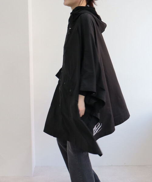 Traditional Weatherwear（トラディショナルウェザーウェア）の「【TRADITIONAL WEATHERWEAR/トラディショナル ウェザーウェア】RENFREW パッカブルレインコート（レインコート/ポンチョ・レディース・ブラック/ベージュ/レッド/サックスブルー・MEDIUM）」の15枚目の写真