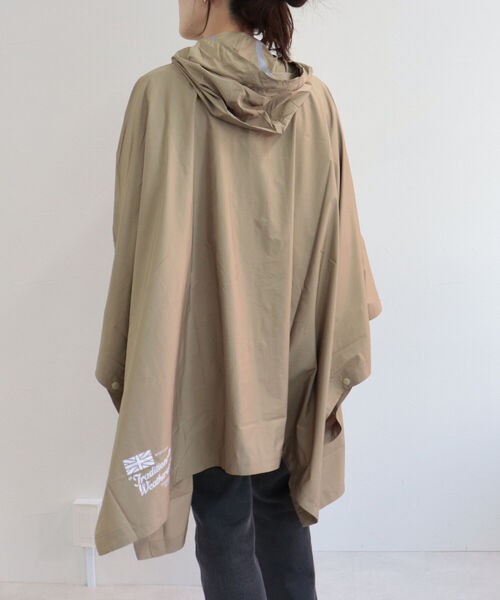 Traditional Weatherwear（トラディショナルウェザーウェア）の「【TRADITIONAL WEATHERWEAR/トラディショナル ウェザーウェア】RENFREW パッカブルレインコート（レインコート/ポンチョ・レディース・ブラック/ベージュ/レッド/サックスブルー・MEDIUM）」の17枚目の写真
