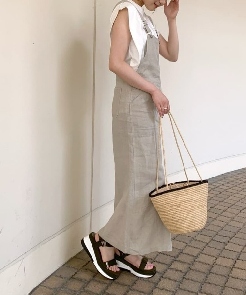 RIVE DROITE（リヴドロワ）の「レイヤードで長く着回せる/リネンジャンスカ（ジャンパースカート・レディース・ベージュ/ブラック・FREE）」の4枚目の写真