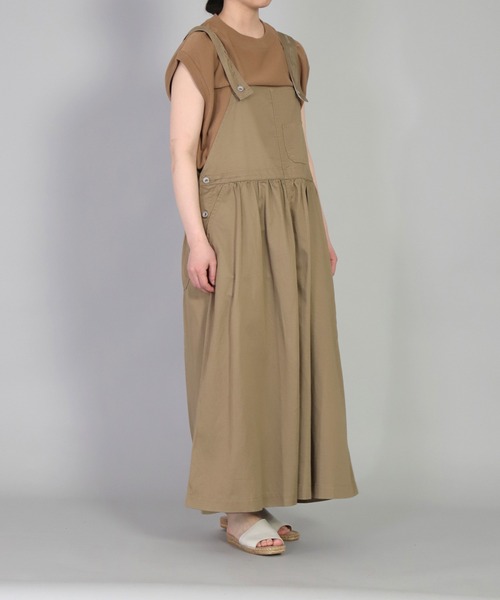 OMNIGOD（オムニゴッド）の「[OMNIGOD womens / オムニゴッド] スラブブロークンツイル サロペットスカート（サロペット/オーバーオール・レディース・ベージュ/ネイビー・FREE）」の13枚目の写真