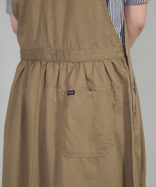 OMNIGOD（オムニゴッド）の「[OMNIGOD womens / オムニゴッド] スラブブロークンツイル サロペットスカート（サロペット/オーバーオール・レディース・ベージュ/ネイビー・FREE）」の11枚目の写真