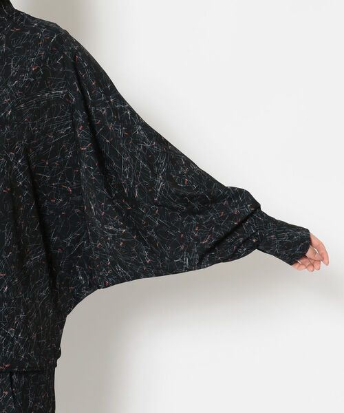 EACH.（イーチ）の「EACH（イーチ）PRINT DOLMAN SLEEVE SHIRT/プリントドルマンスリーブシャツ（シャツ/ブラウス・レディース・ブラック・FREE）」の7枚目の写真