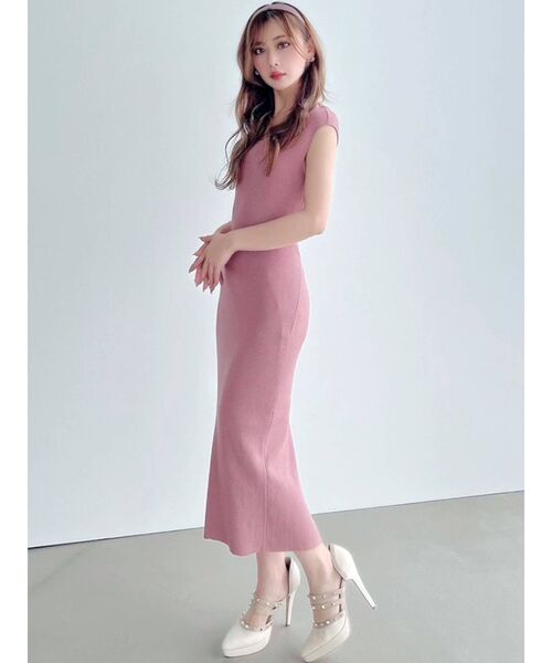 RESEXXY(リゼクシー)の「バックオープンニットワンピース(ワンピース・レディース・ブラック/ベージュ/ピンク/グリーン・FREE)」の5枚目の写真