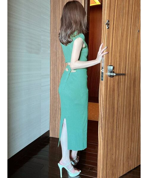 RESEXXY(リゼクシー)の「バックオープンニットワンピース(ワンピース・レディース・ブラック/ベージュ/ピンク/グリーン・FREE)」の17枚目の写真