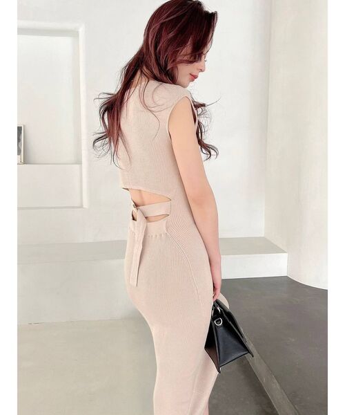 RESEXXY(リゼクシー)の「バックオープンニットワンピース(ワンピース・レディース・ブラック/ベージュ/ピンク/グリーン・FREE)」の7枚目の写真