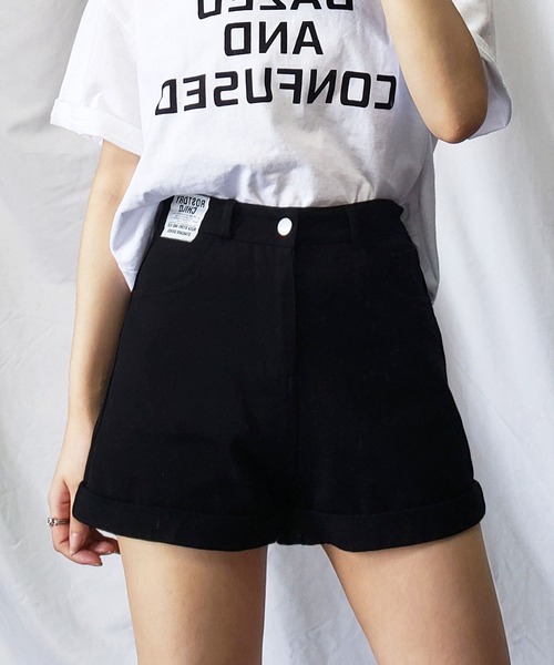 me+em select(ミームセレクト)の「※【 6色展開 /選べる4サイズ 】タグハイウエストカラーツイルショートパンツ(その他パンツ・レディース・ホワイト/ブラック/ベージュ/ピンク/イエロー/グリーン・SMALL/MEDIUM/LARGE/X-LARGE)」の2枚目の写真
