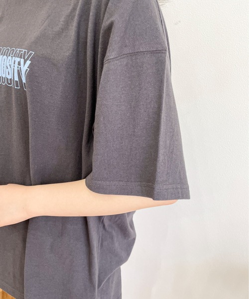 EPIMI E'PIMMY（エピミエピミー）の「〈ユニセックス〉カラーロゴプリントオーバーTシャツ（Tシャツ/カットソー・レディース・ホワイト/チャコールグレー/オフホワイト・MEDIUM）」の17枚目の写真