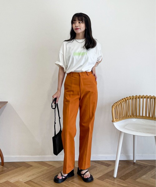 EPIMI E'PIMMY（エピミエピミー）の「〈ユニセックス〉カラーロゴプリントオーバーTシャツ（Tシャツ/カットソー・レディース・ホワイト/チャコールグレー/オフホワイト・MEDIUM）」の5枚目の写真