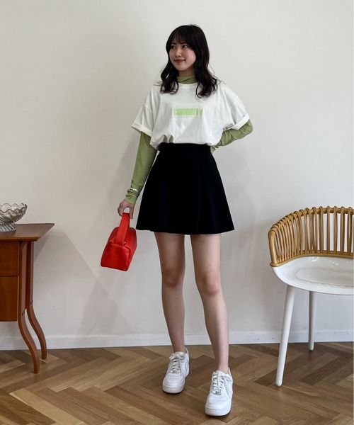 EPIMI E'PIMMY（エピミエピミー）の「〈ユニセックス〉カラーロゴプリントオーバーTシャツ（Tシャツ/カットソー・レディース・ホワイト/チャコールグレー/オフホワイト・MEDIUM）」の21枚目の写真