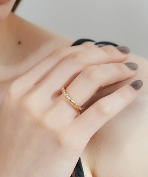 VANNIE U(ヴァニーユー)の「rope ring(リング・レディース・シルバー/ゴールド・#13/#9/#11)」の13枚目の写真