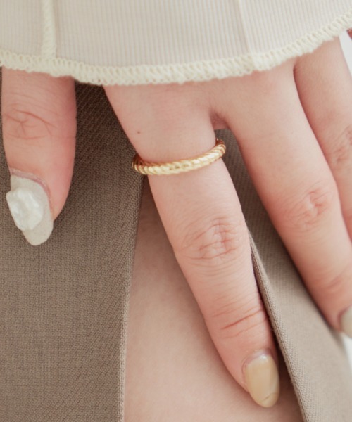 VANNIE U(ヴァニーユー)の「rope ring(リング・レディース・シルバー/ゴールド・#13/#9/#11)」の19枚目の写真